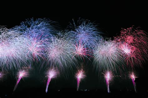 群馬花火 今日 どこ 夜空を彩る瞬間の美学